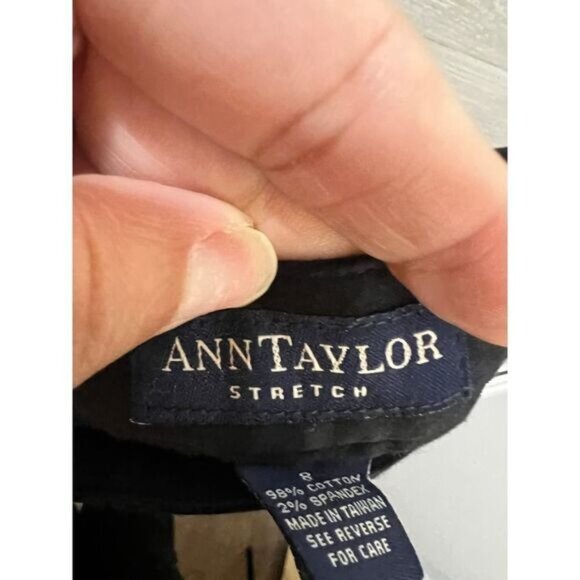 Stretch‎ Capri Pants with Side Zip Size 8 by Ann Taylor - Picture 3 of 5